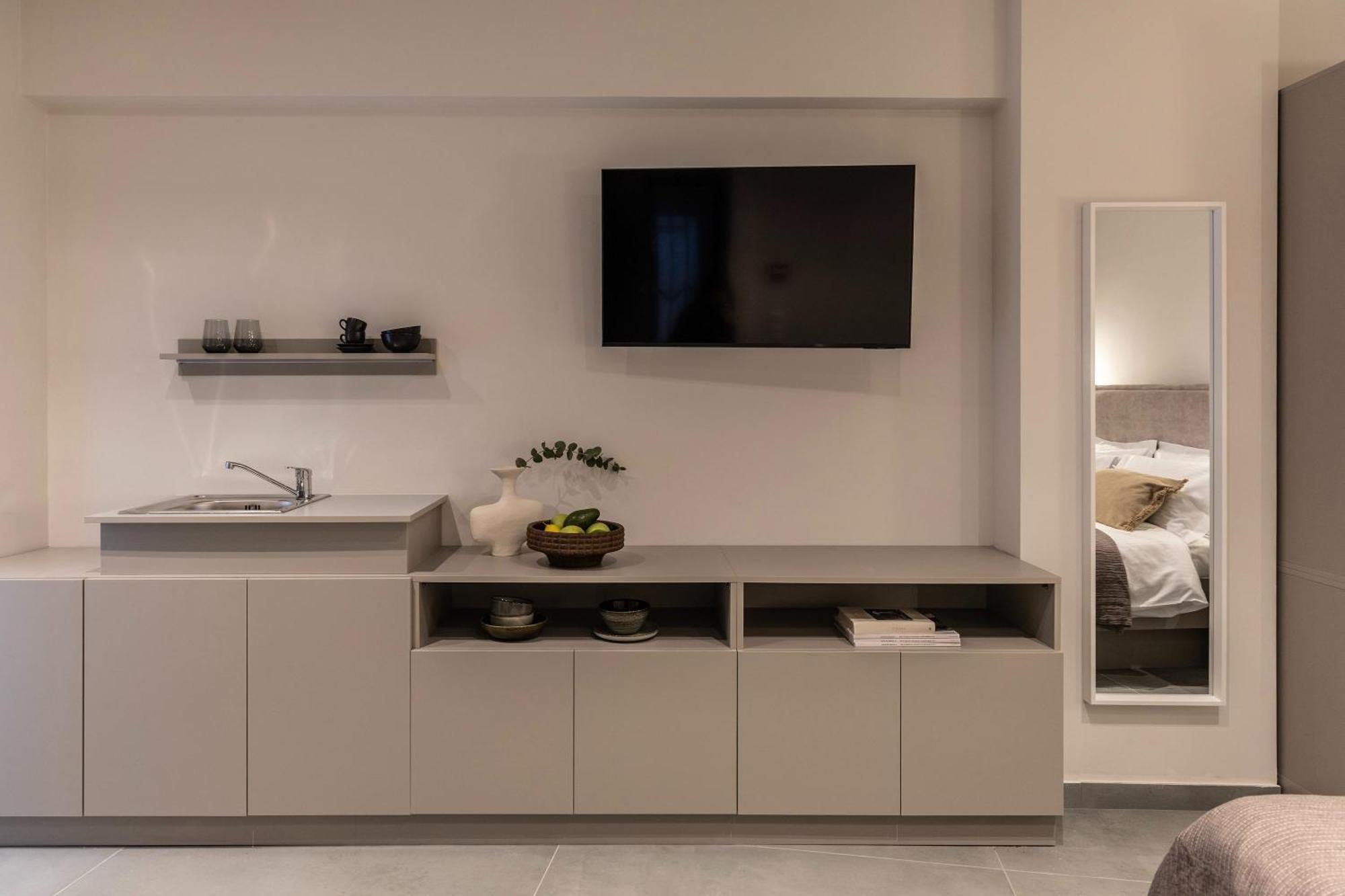 Celestial Athens Suites At Praxitelous Екстериор снимка
