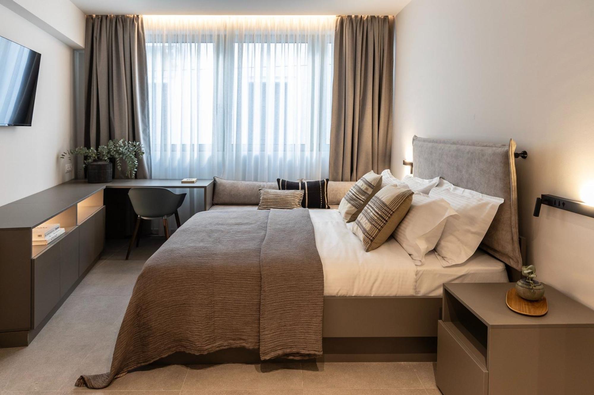 Celestial Athens Suites At Praxitelous Екстериор снимка