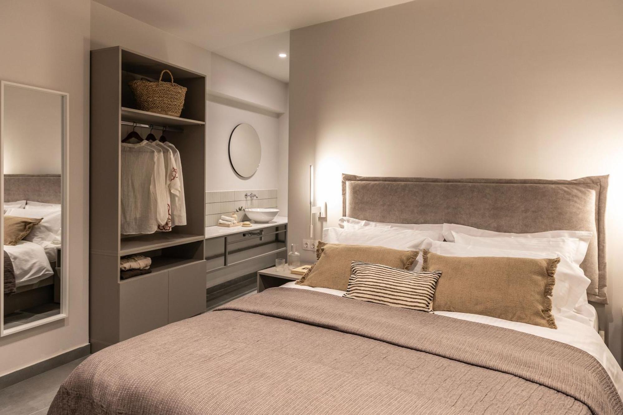 Celestial Athens Suites At Praxitelous Екстериор снимка