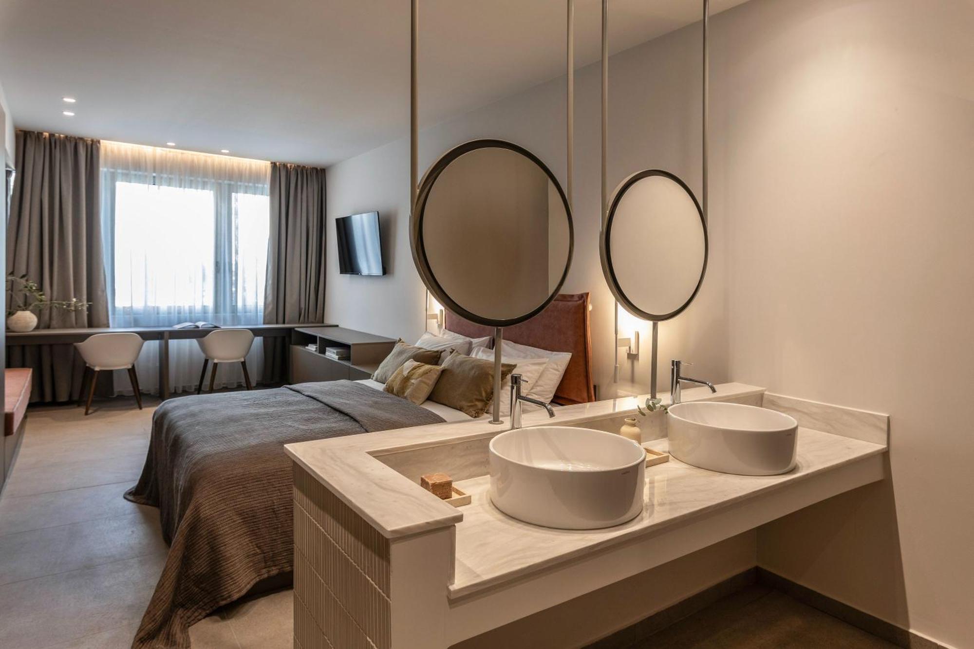 Celestial Athens Suites At Praxitelous Екстериор снимка