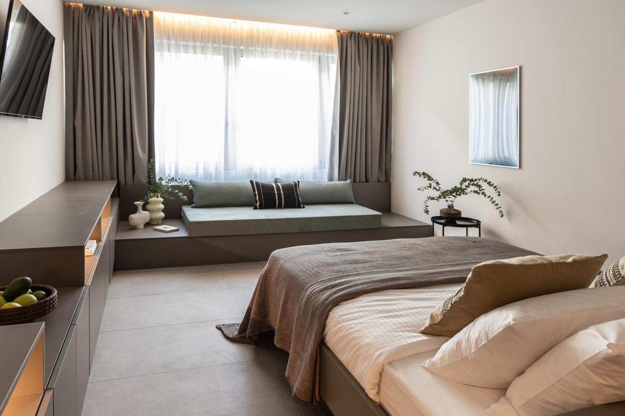 Celestial Athens Suites At Praxitelous Екстериор снимка