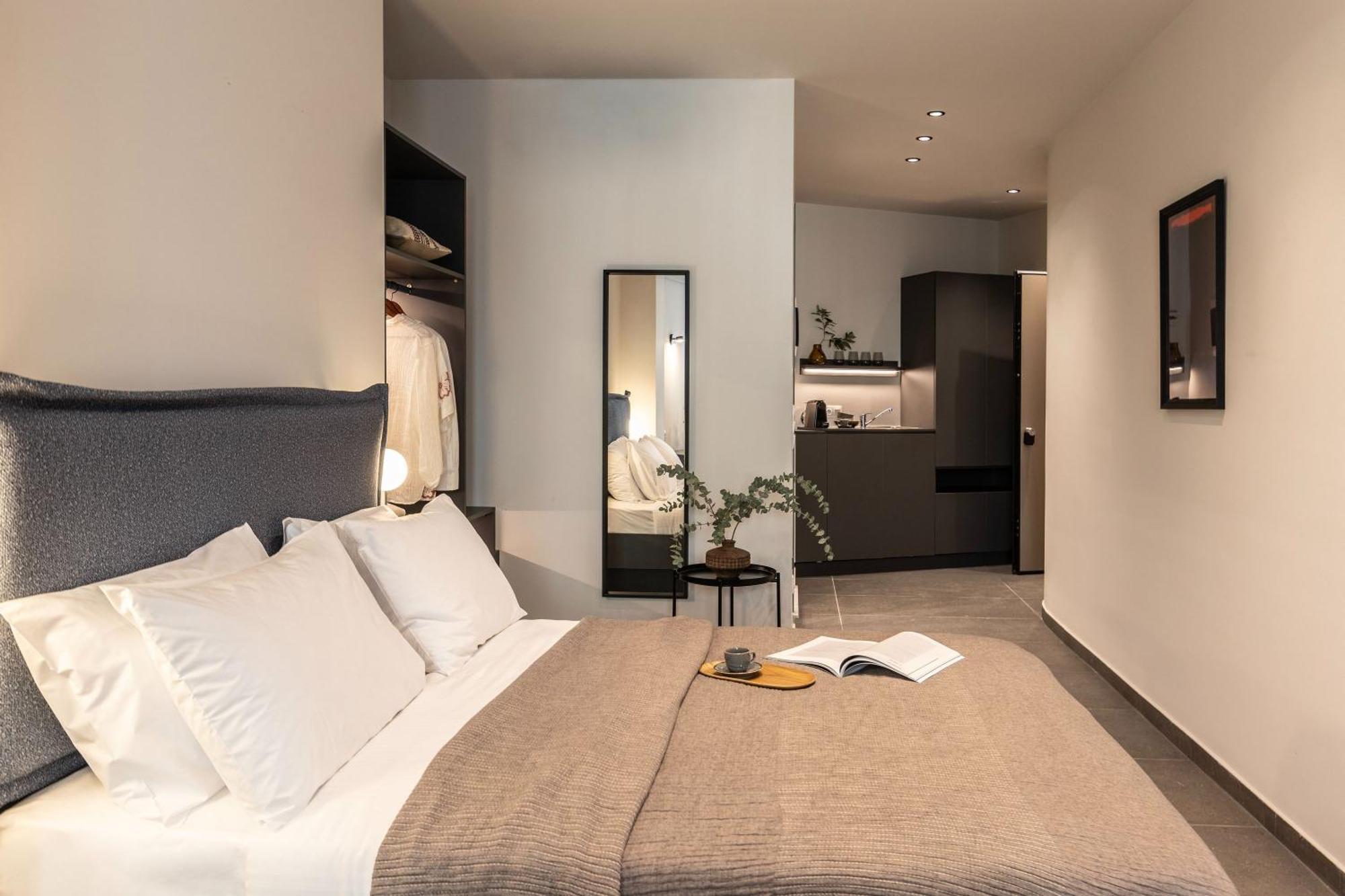 Celestial Athens Suites At Praxitelous Екстериор снимка