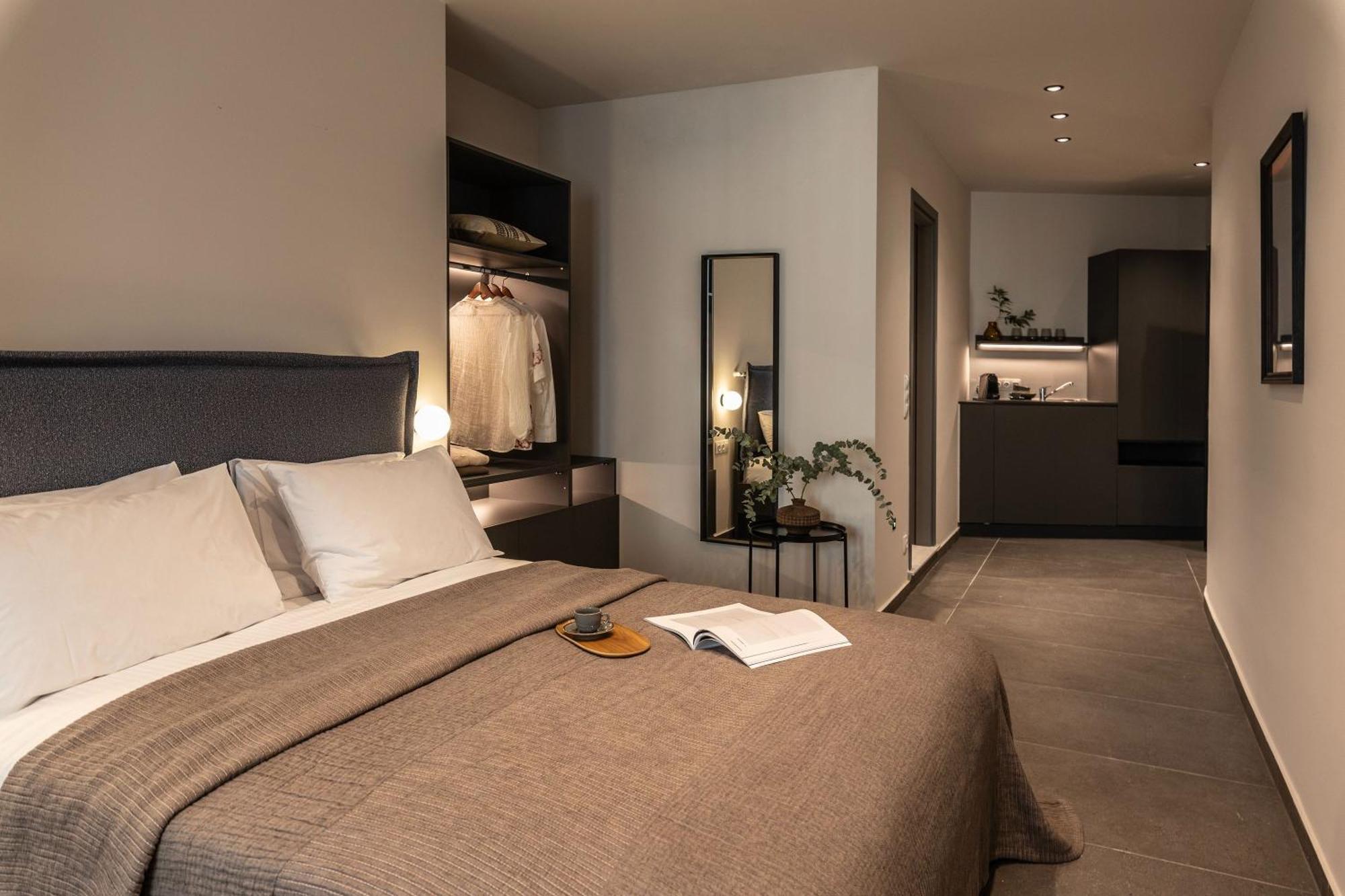 Celestial Athens Suites At Praxitelous Екстериор снимка